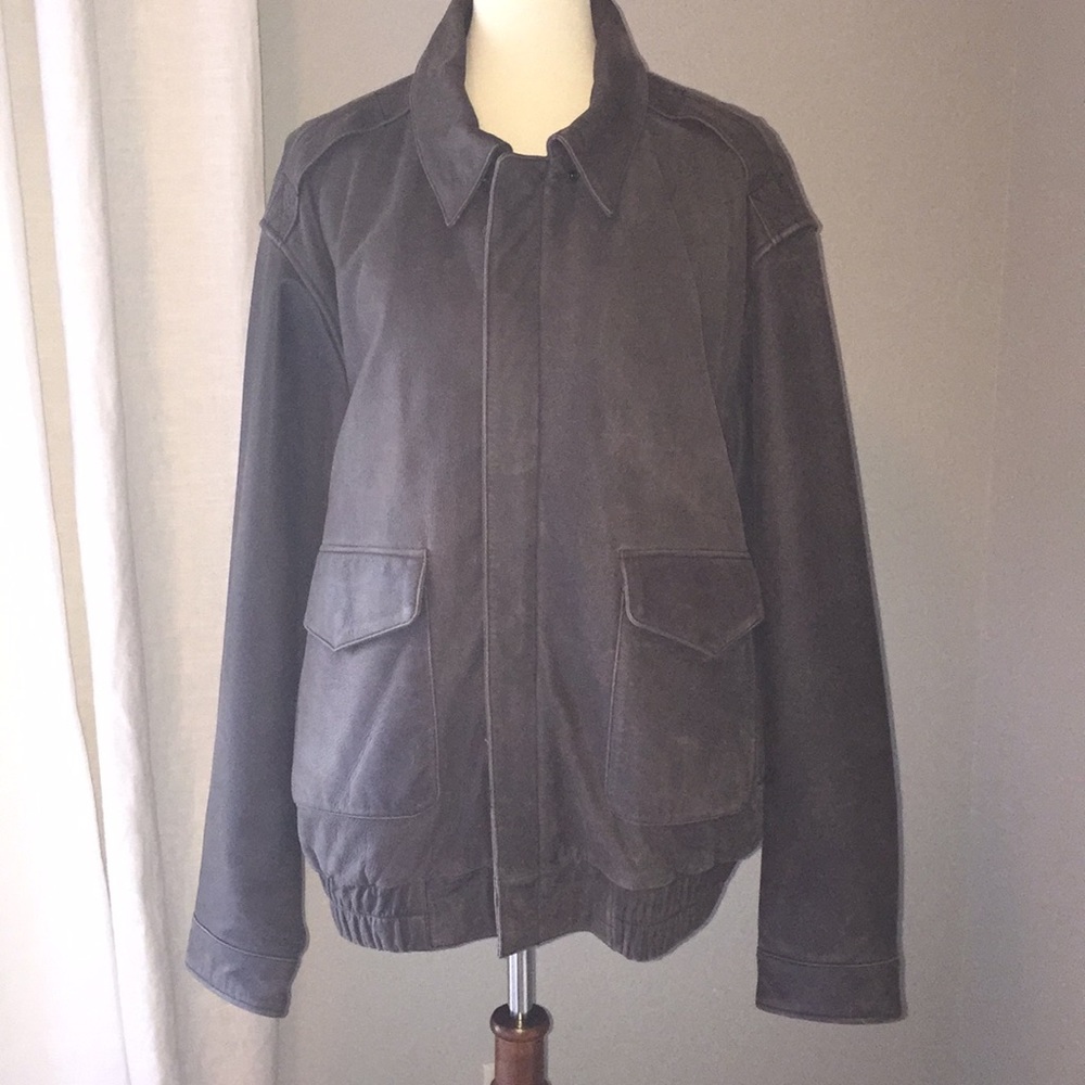 Men’s leather bomber jacket